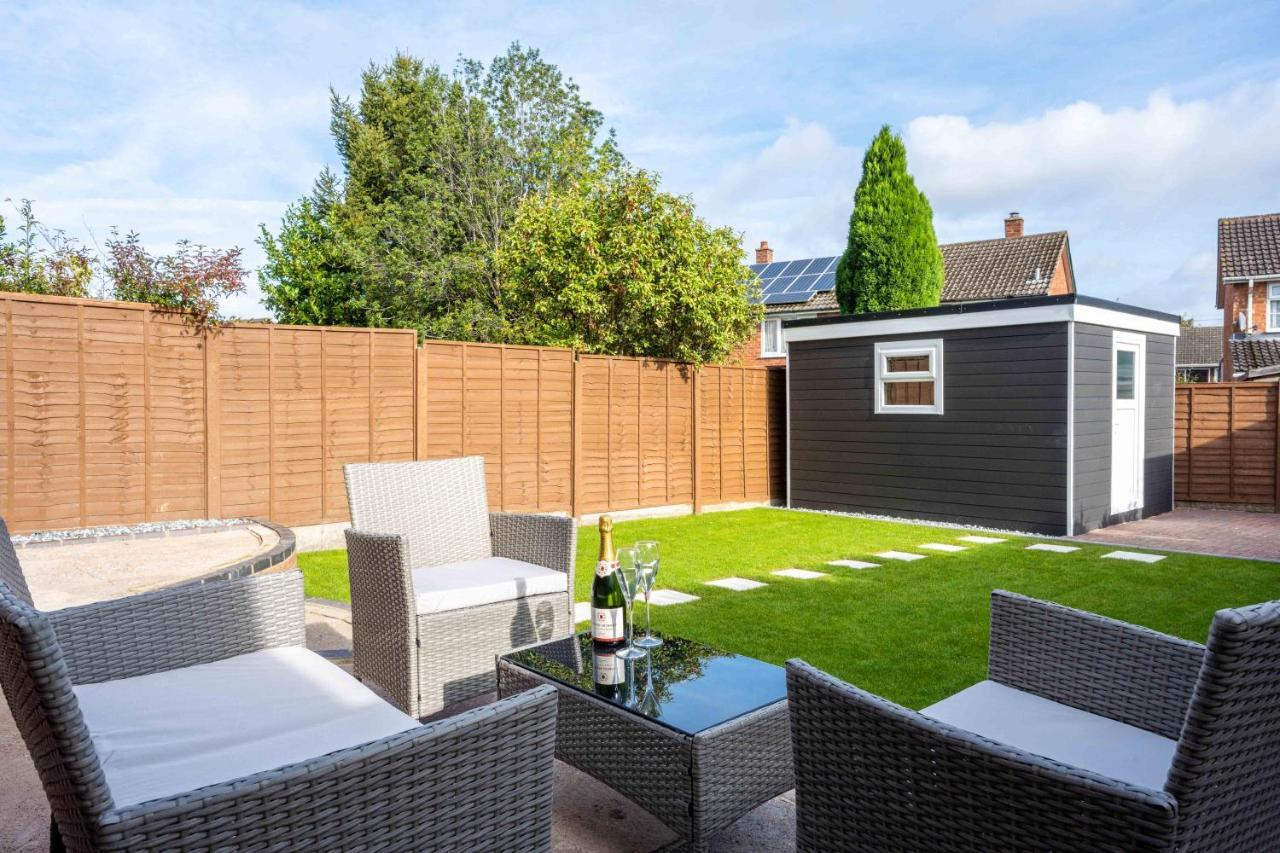 The Oaklands - Luxury Spacious 6-Bed, Near Solihull, Birmingham City, Jlr, Nec, Airport, Resorts World, Hs2 Екстериор снимка