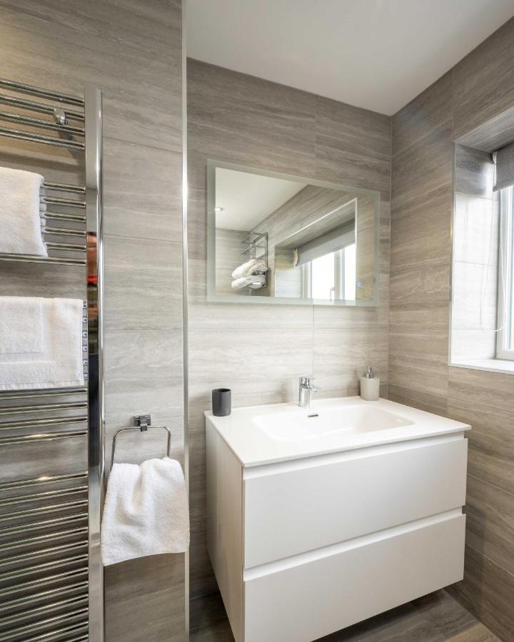 The Oaklands - Luxury Spacious 6-Bed, Near Solihull, Birmingham City, Jlr, Nec, Airport, Resorts World, Hs2 Екстериор снимка